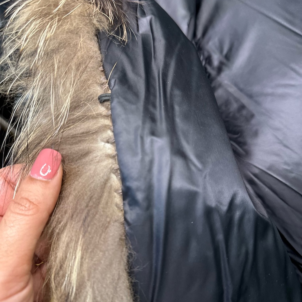 Moncler Oversized Puffer Jacket with Multicolor Fox Fur – Limited Edition 🤍 - Picture 7 of 8